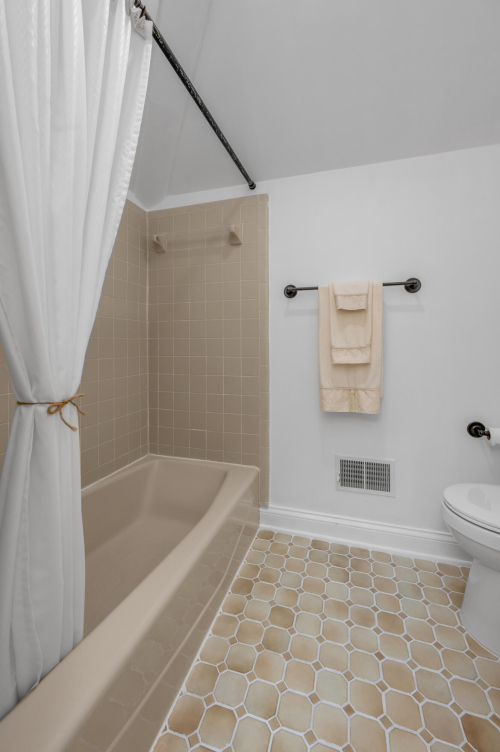Listing Image 51