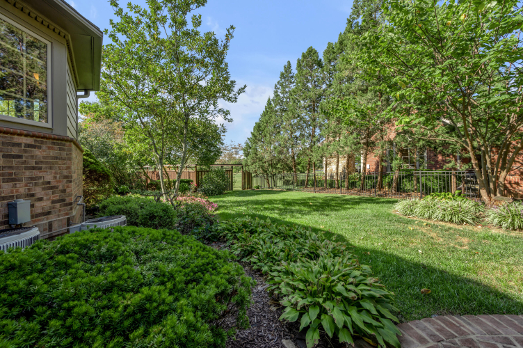 Listing Image 82