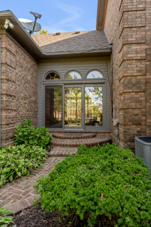 Listing Image 83