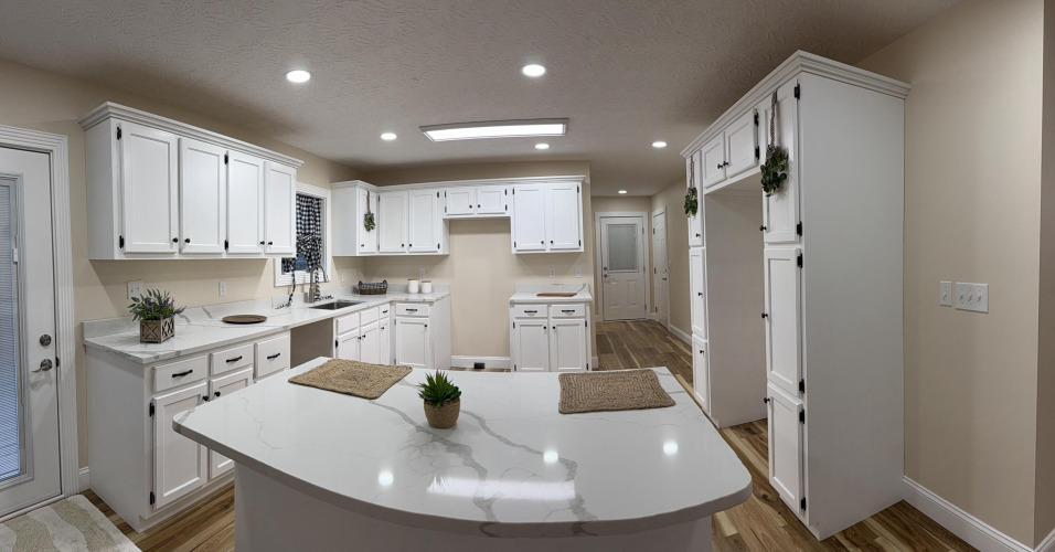 Listing Image 11