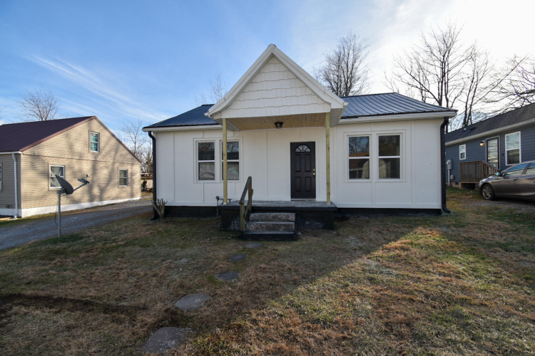 Listing Image 3