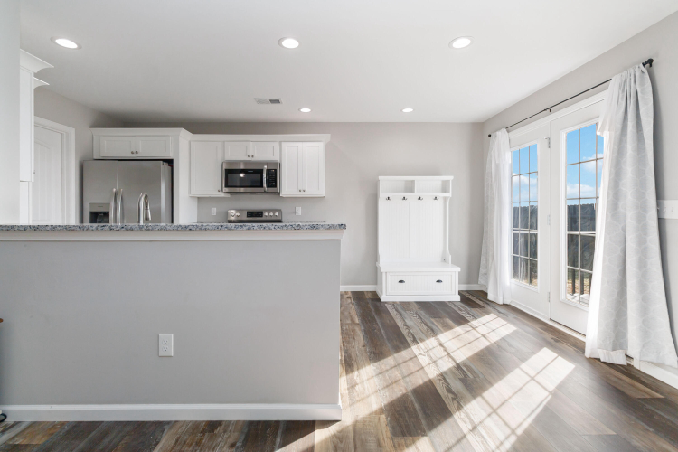 Listing Image 12