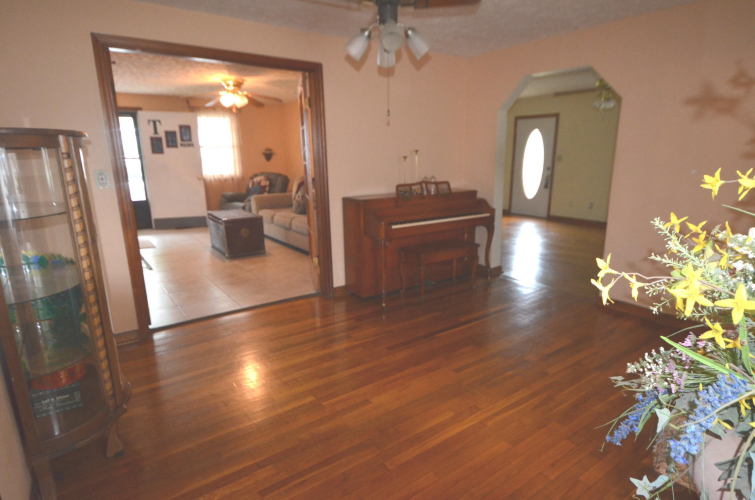 Listing Image 16