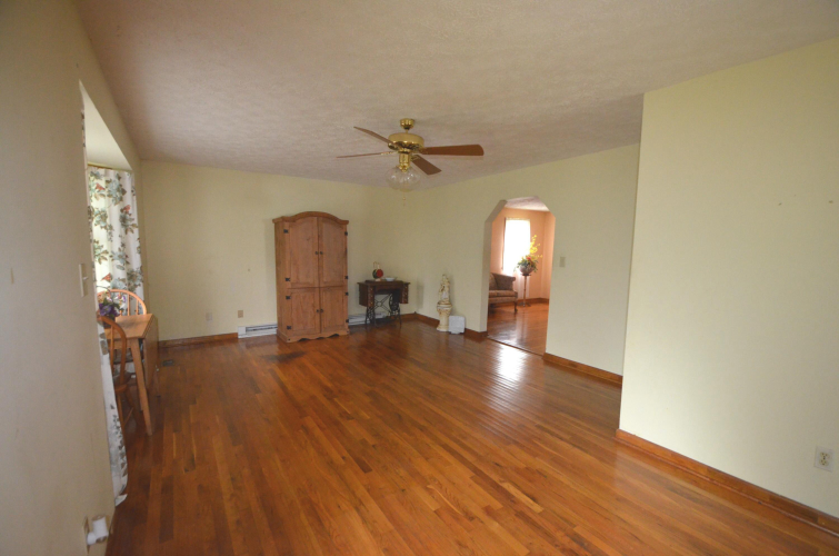 Listing Image 24