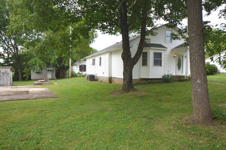 Listing Image 4