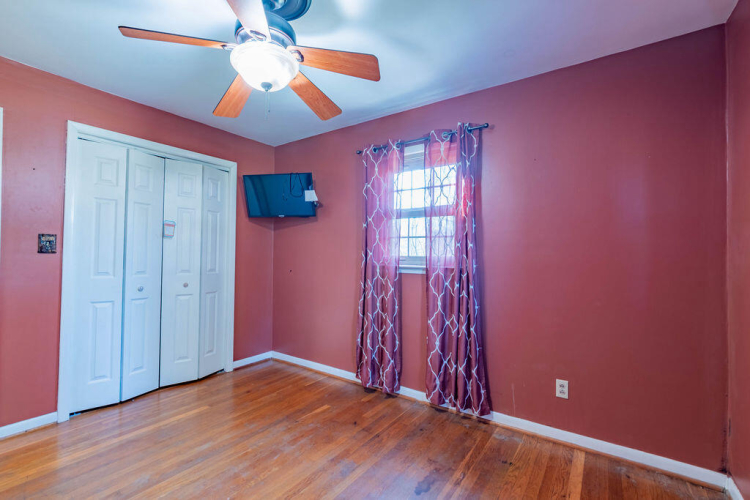 Listing Image 32