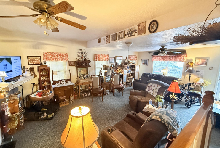 Listing Image 9