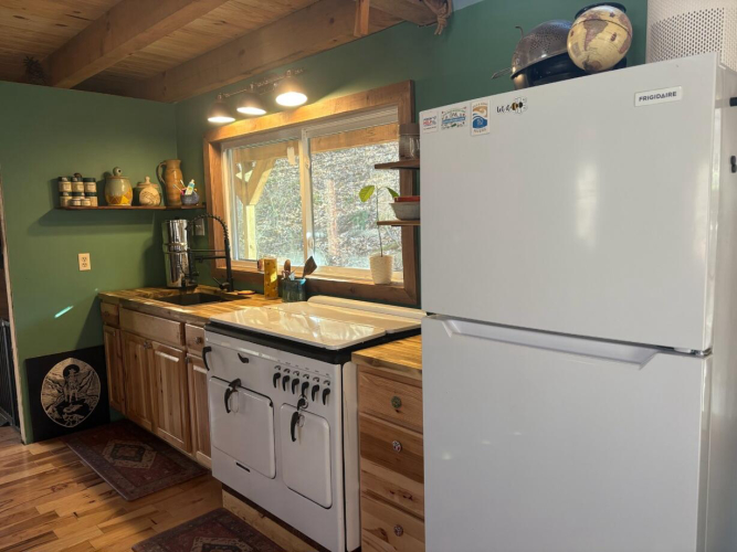 Listing Image 6