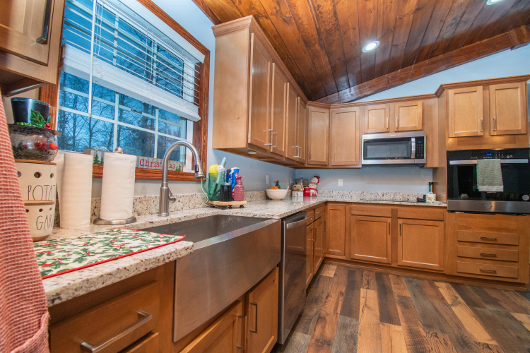 Listing Image 11