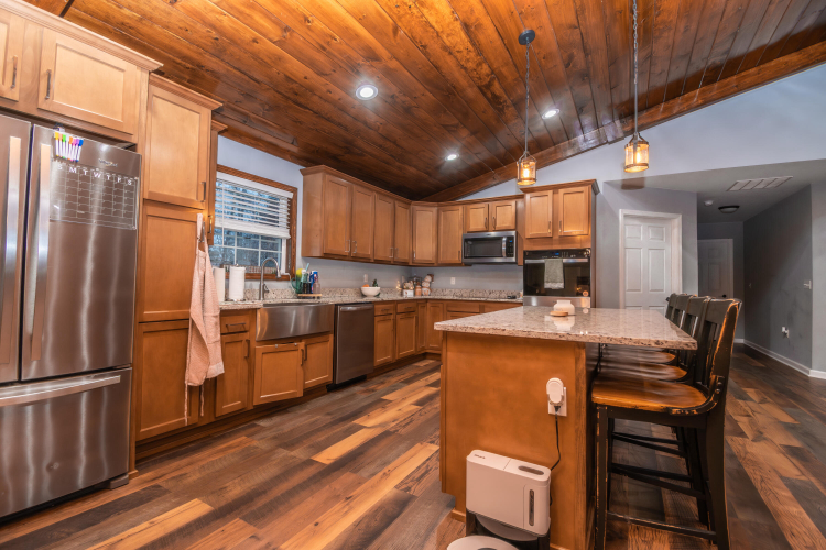 Listing Image 10