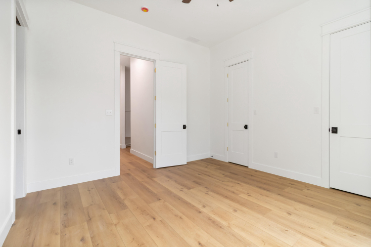 Listing Image 51