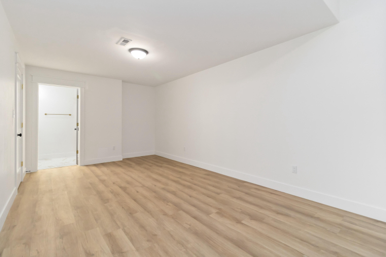 Listing Image 65