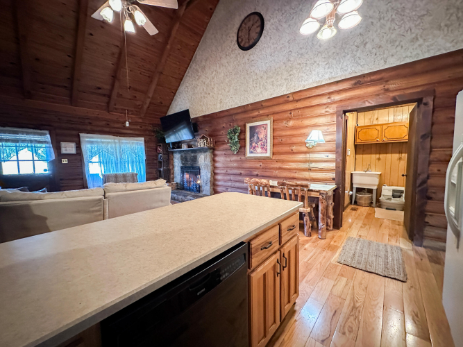 Listing Image 11