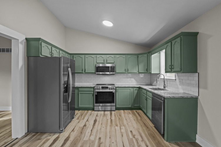Listing Image 9