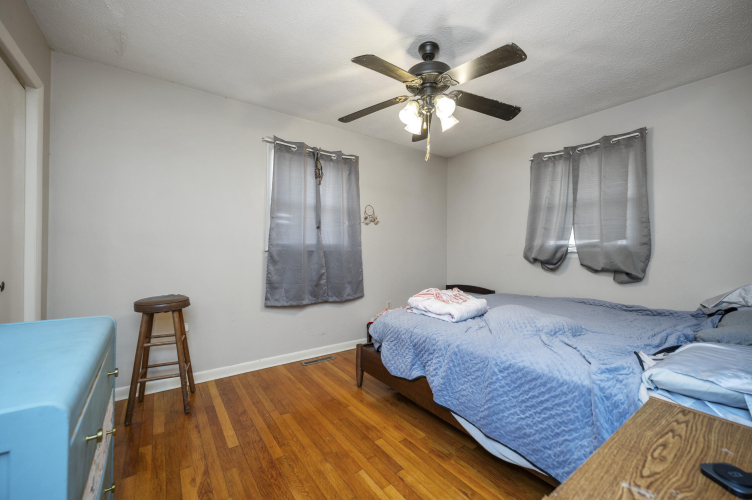 Listing Image 18