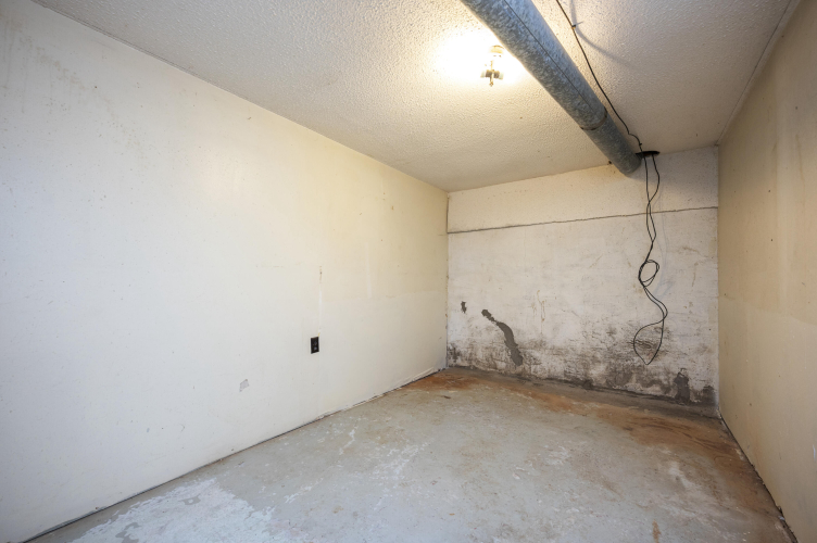 Listing Image 28