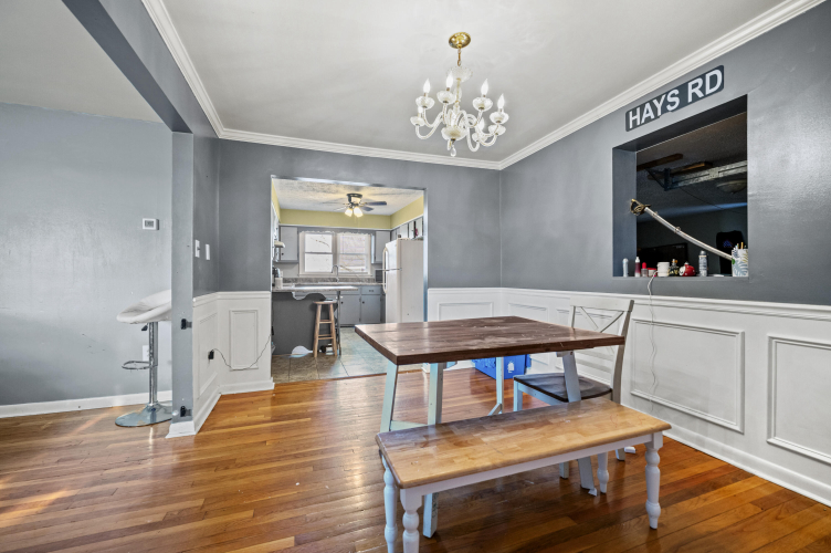 Listing Image 10