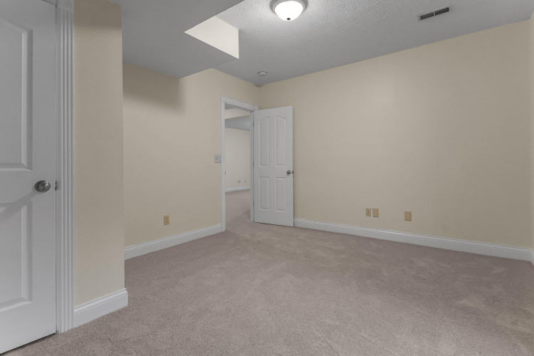Listing Image 40