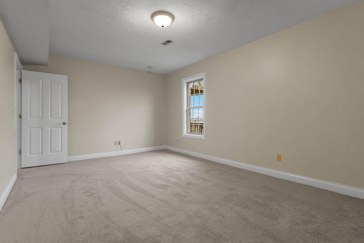 Listing Image 44