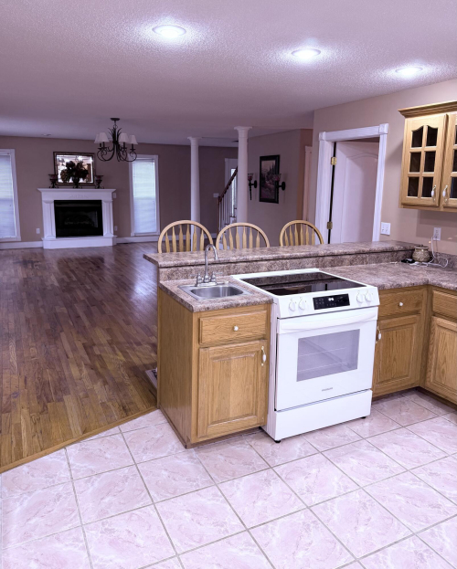 Listing Image 19