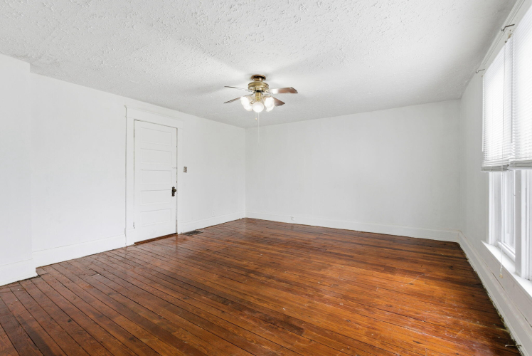 Listing Image 30