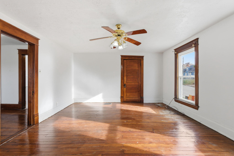 Listing Image 32