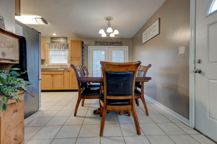 Listing Image 6