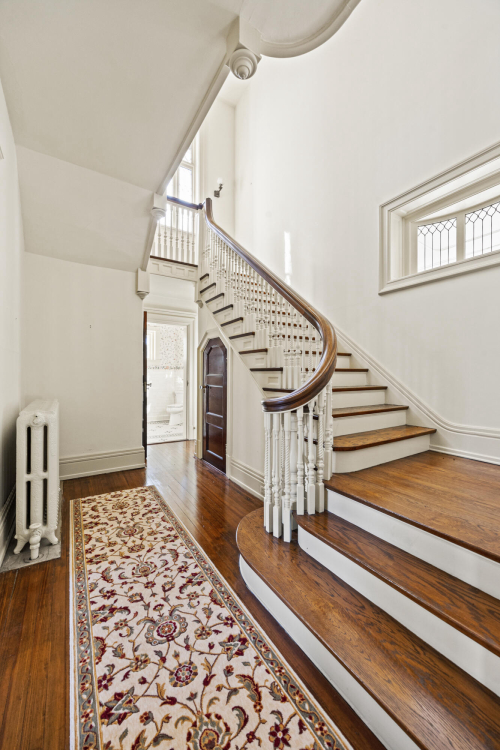 Listing Image 16