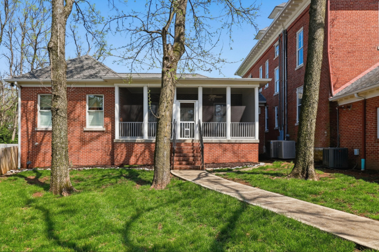 Listing Image 82