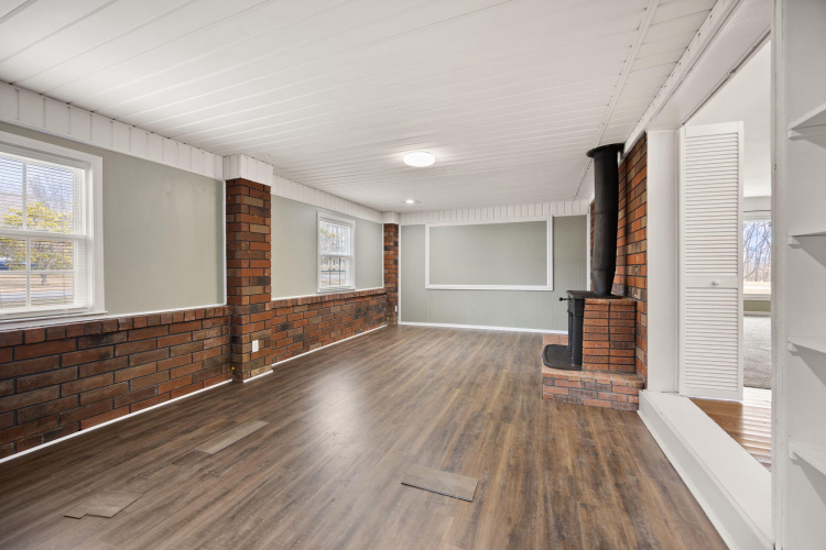 Listing Image 17
