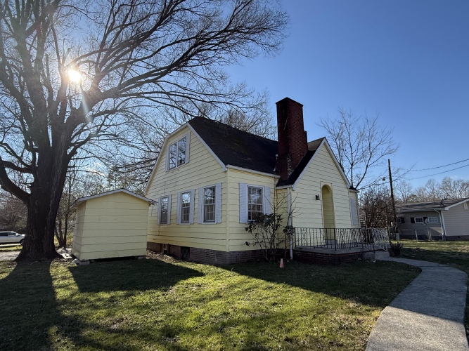 Listing Image 4