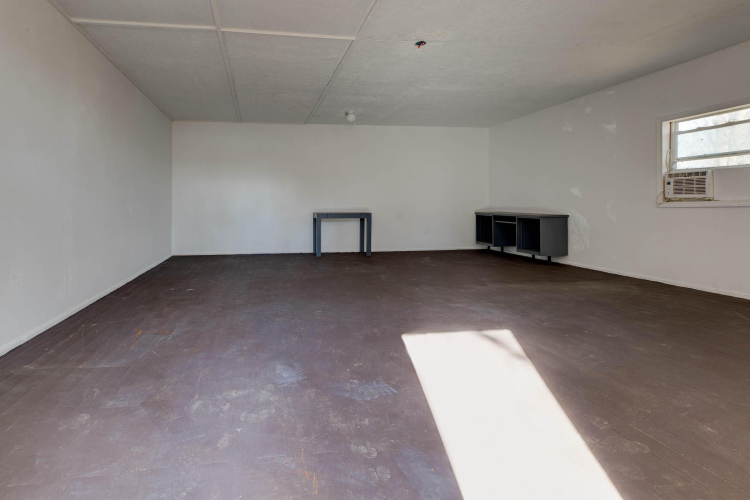 Listing Image 24