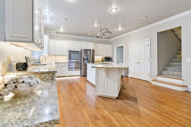 Listing Image 21