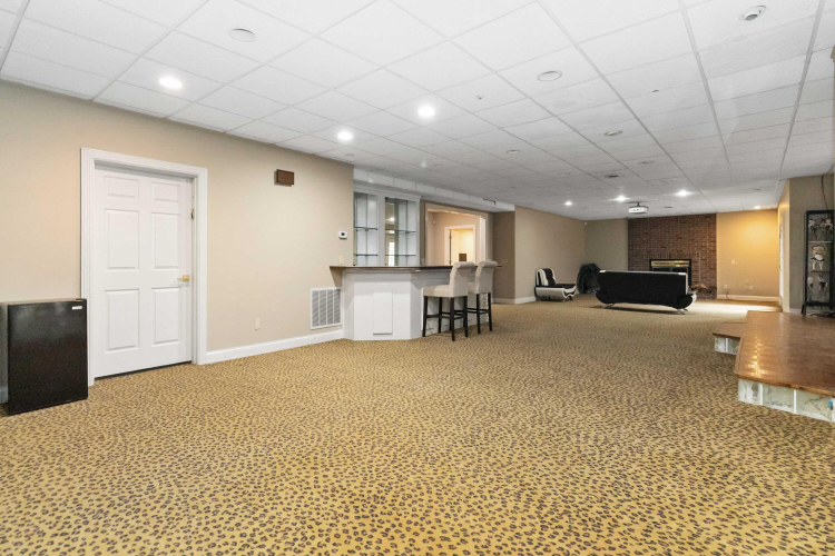 Listing Image 80