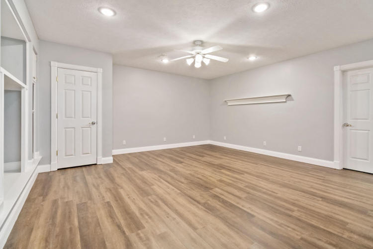Listing Image 59