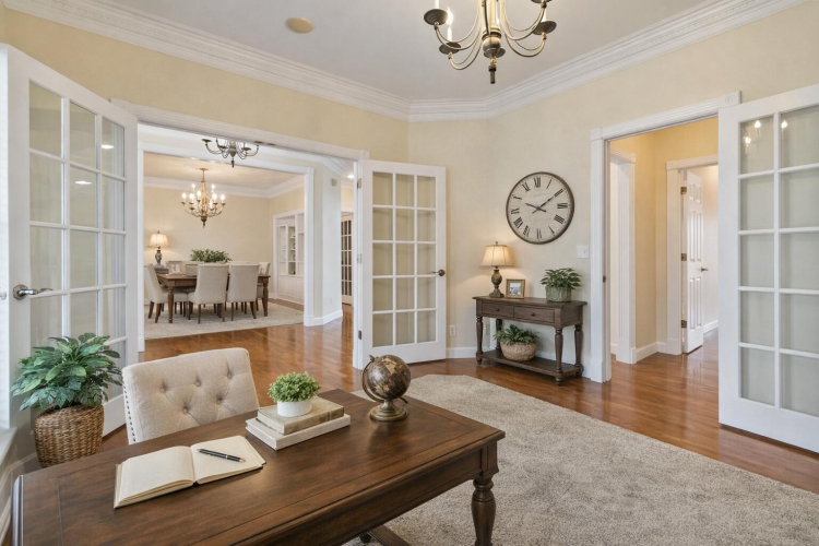 Listing Image 9