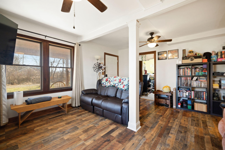 Listing Image 13