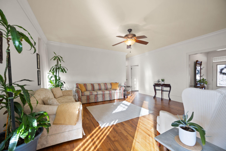 Listing Image 21