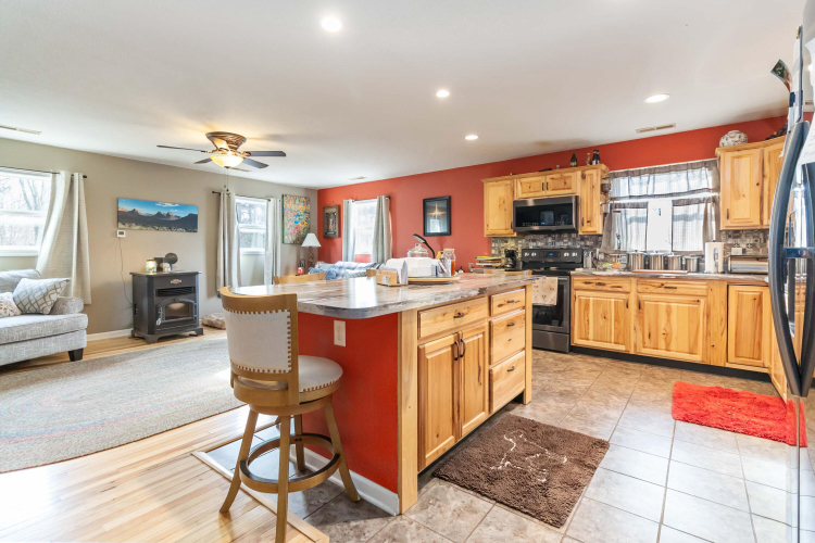 Listing Image 11