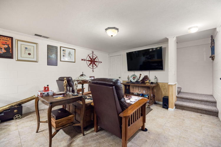 Listing Image 56