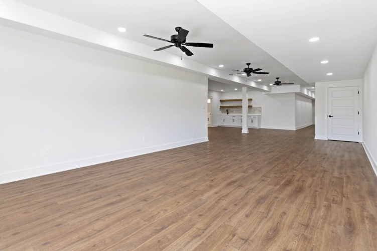 Listing Image 52