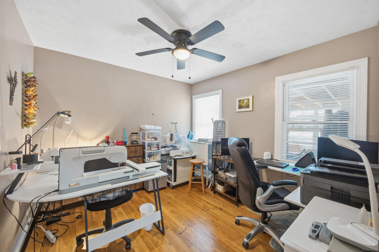 Listing Image 18