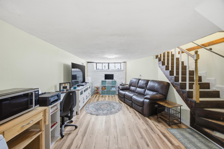 Listing Image 20