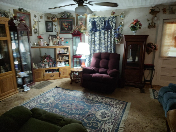 Listing Image 12