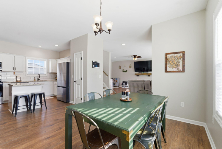 Listing Image 14