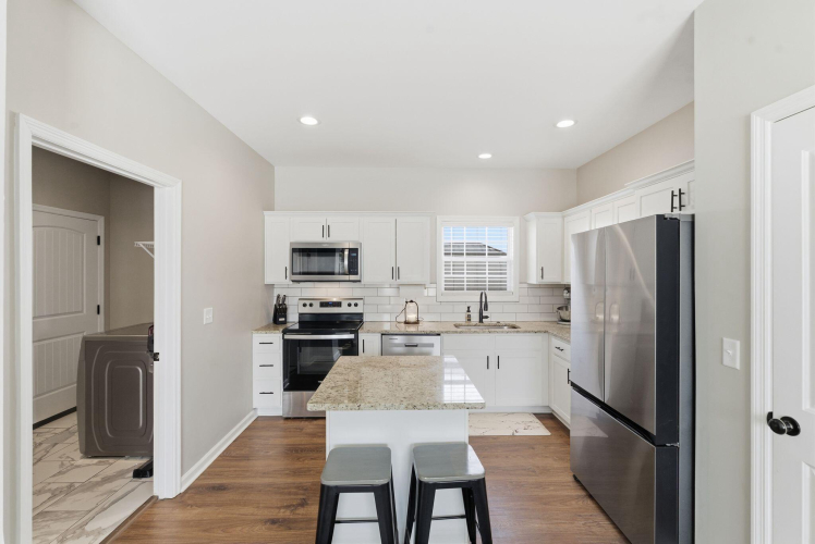 Listing Image 15