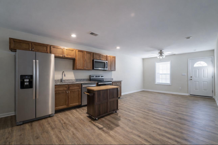 Listing Image 10