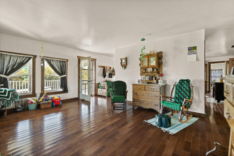 Listing Image 18