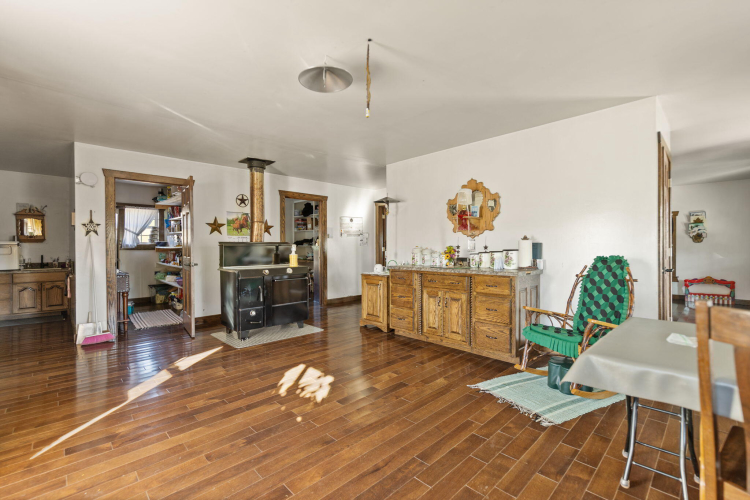 Listing Image 25