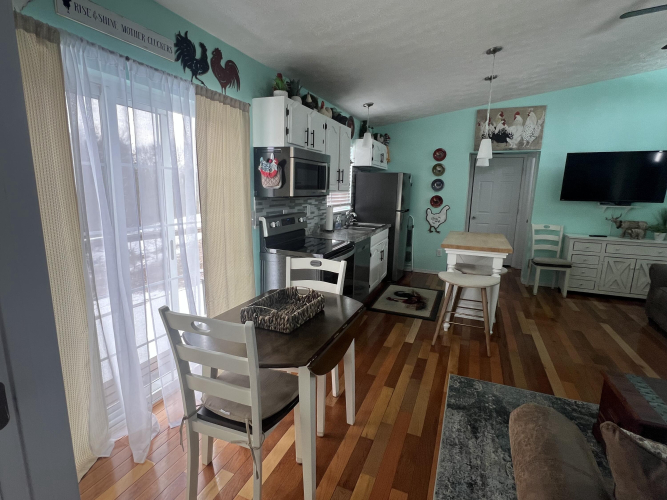 Listing Image 5